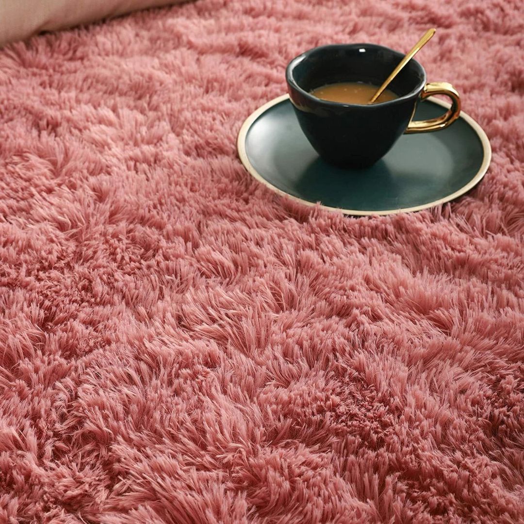 scente-de-lit-pourpre-salon-chambre-main