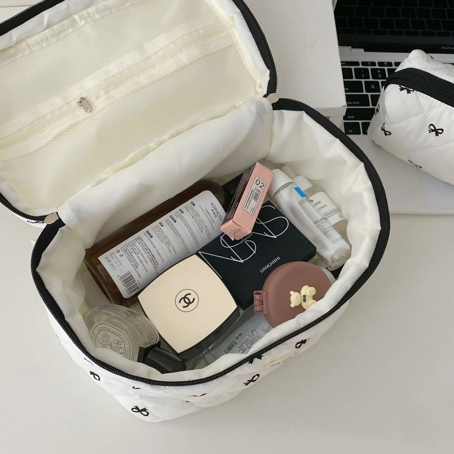 trousse-de-toilette-femmes-caroussel-grand-ouvert