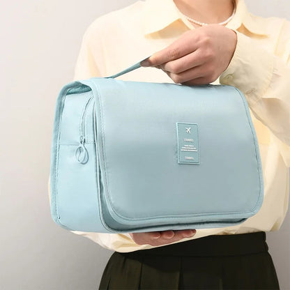 Trousse-de-voyage-homme-bleu-clair