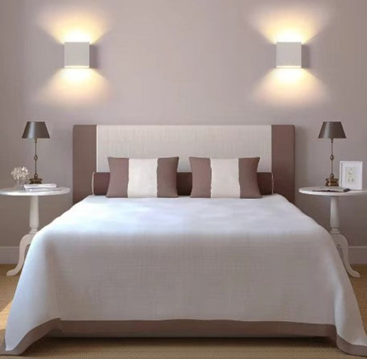 applique-mural-caroussel-blanc-chambre-marron