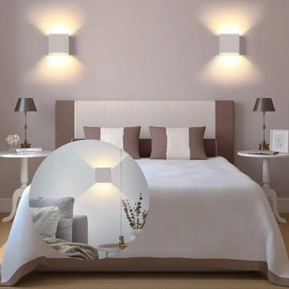 applique-mural-caroussel-blanc-interieur-lit-marron