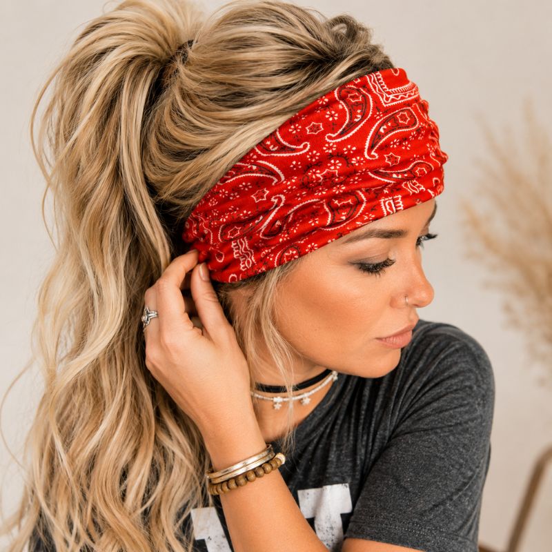 bandeau-vintage-cheveux-femme-décontractée