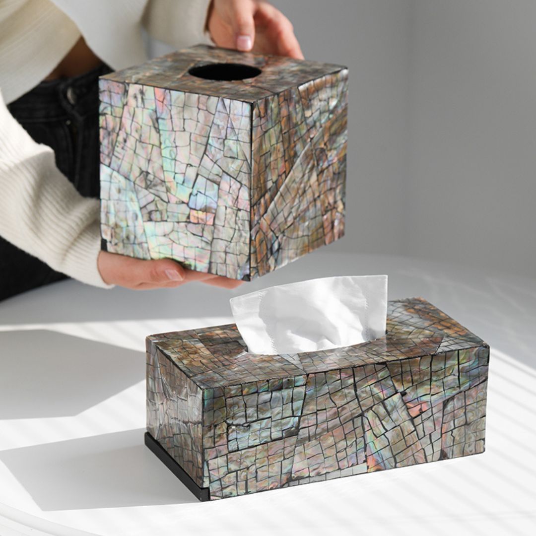 boite-a-mouchoirs-en-coquillage-deux-formats
