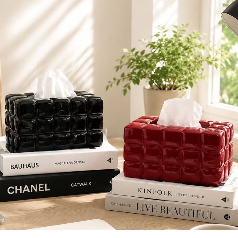 boite-a-mouchoirs-rouge-noire