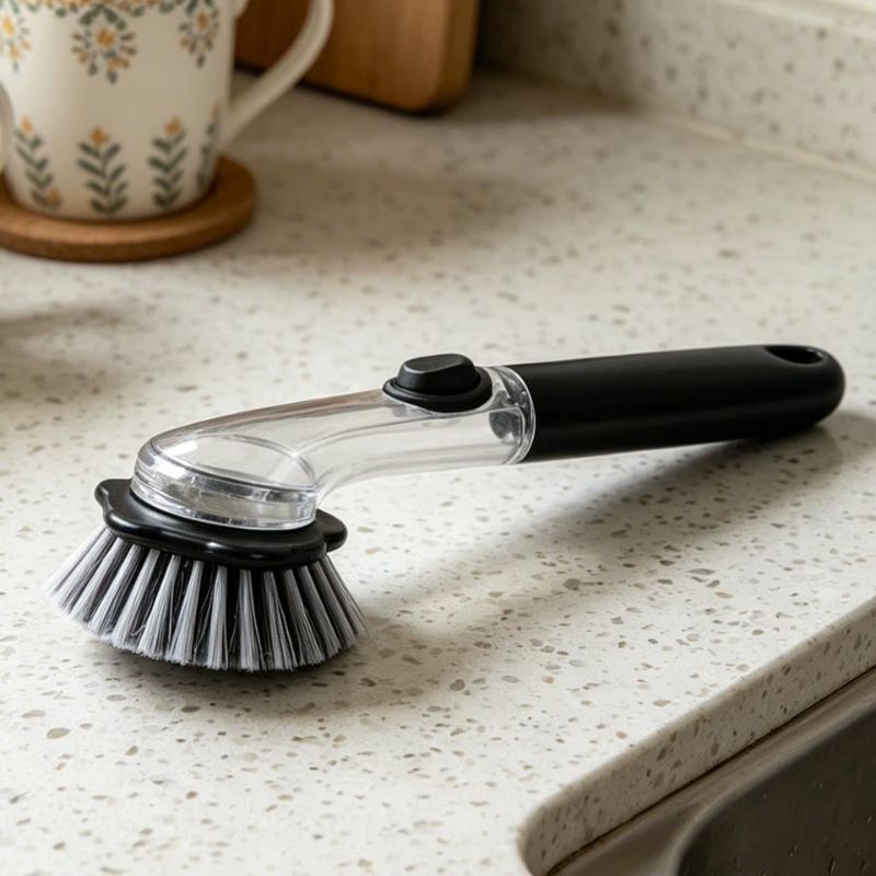 brosse-de-nettoyage-vaisselle-noire