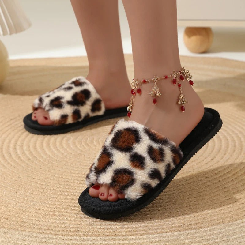 chaussons-femme-léopard-noir-beiges-détente