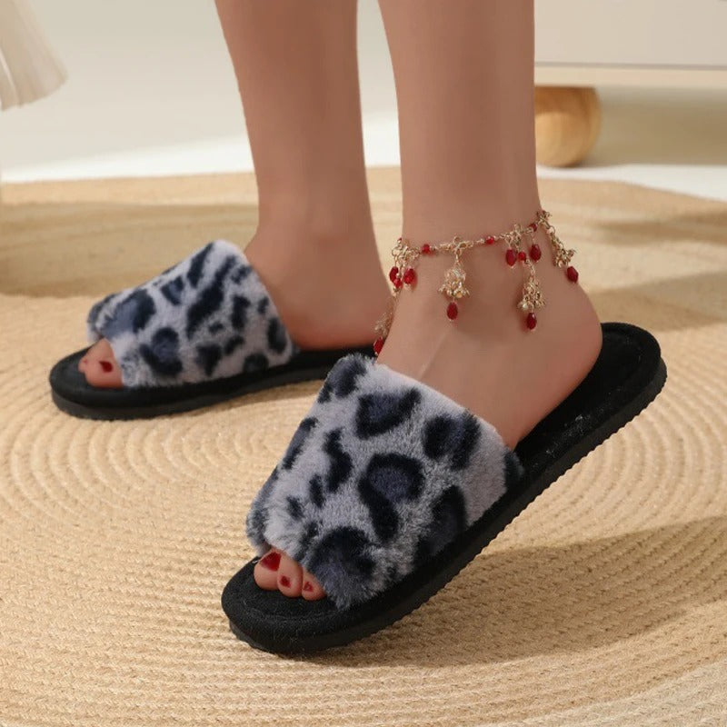 chaussons-femme-léopard-noir-bleus-détente