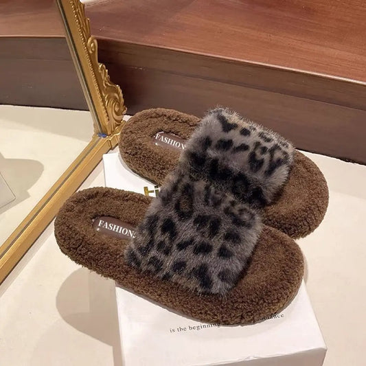 chaussons-femme-leopard-gris-tendance