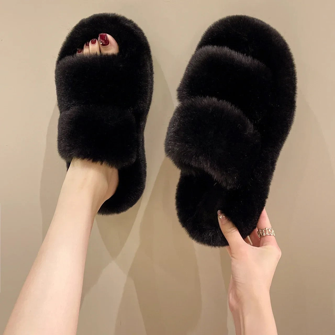 chaussons-femme-slippers-noirs
