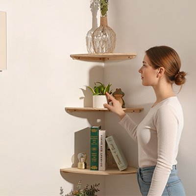 Etagere-angle-murale-trois