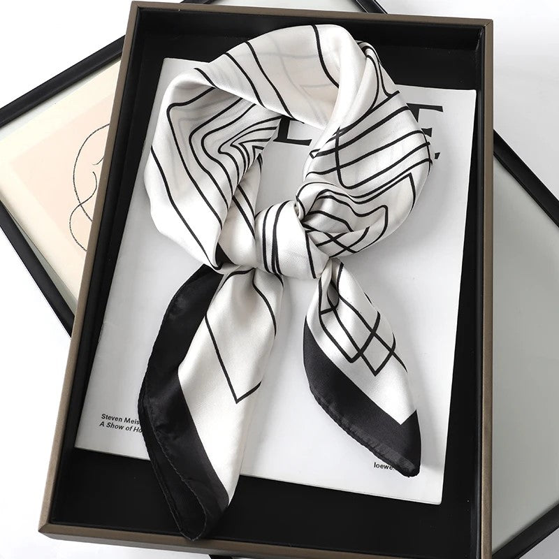 foulard-en-soie-femme-blanc-lignes-noires