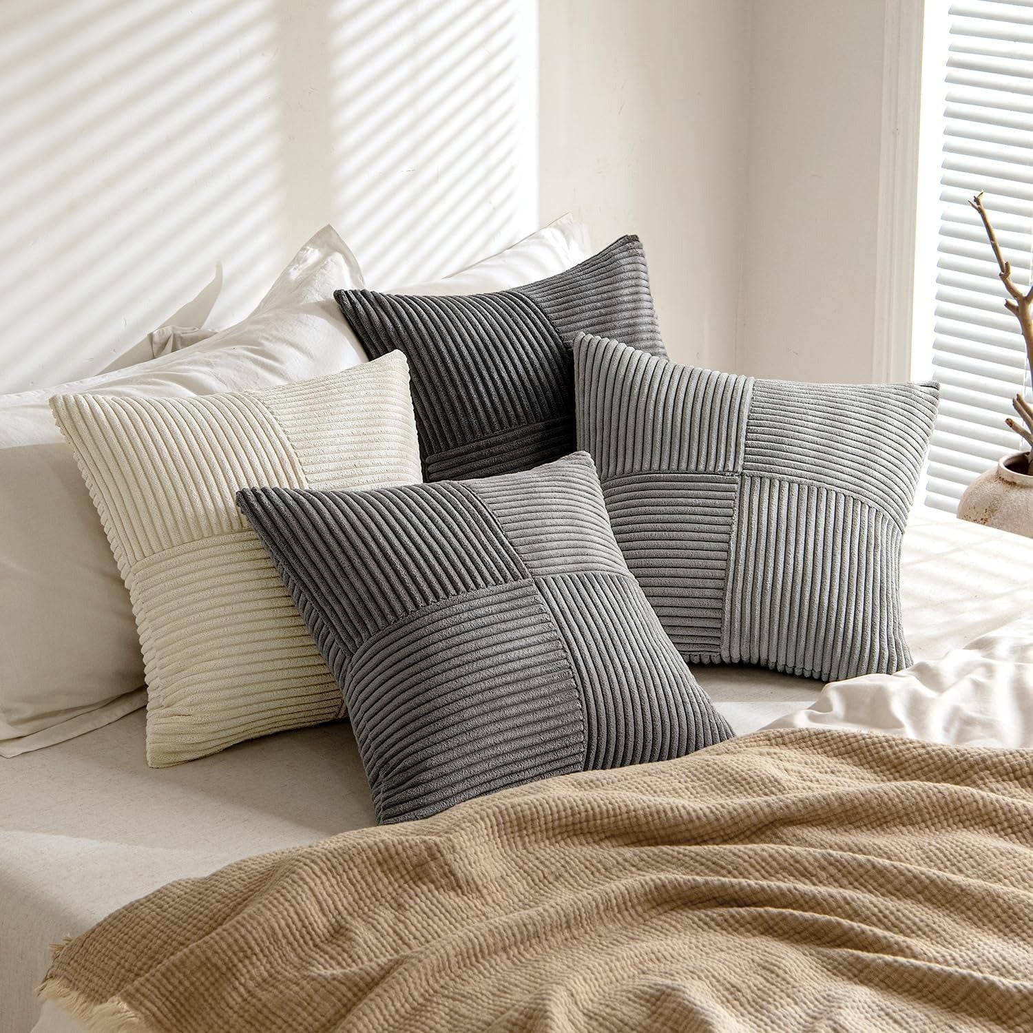 housse-de-coussin-velours-blanc-gris-salon