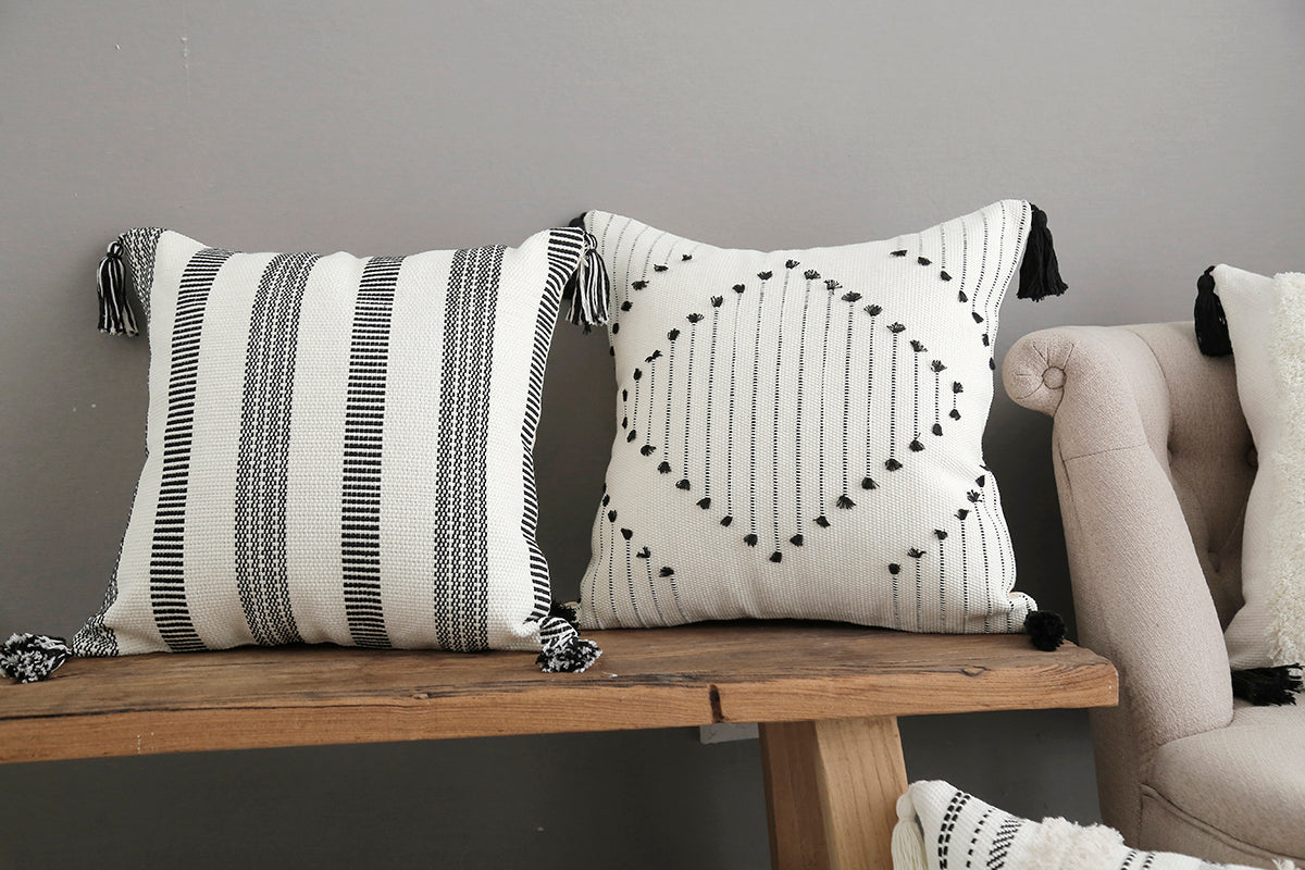 housse-de-coussin-wovencover-caroussel-deux_023c46c1-a34c-4e63-9e07-13e5357c95d0