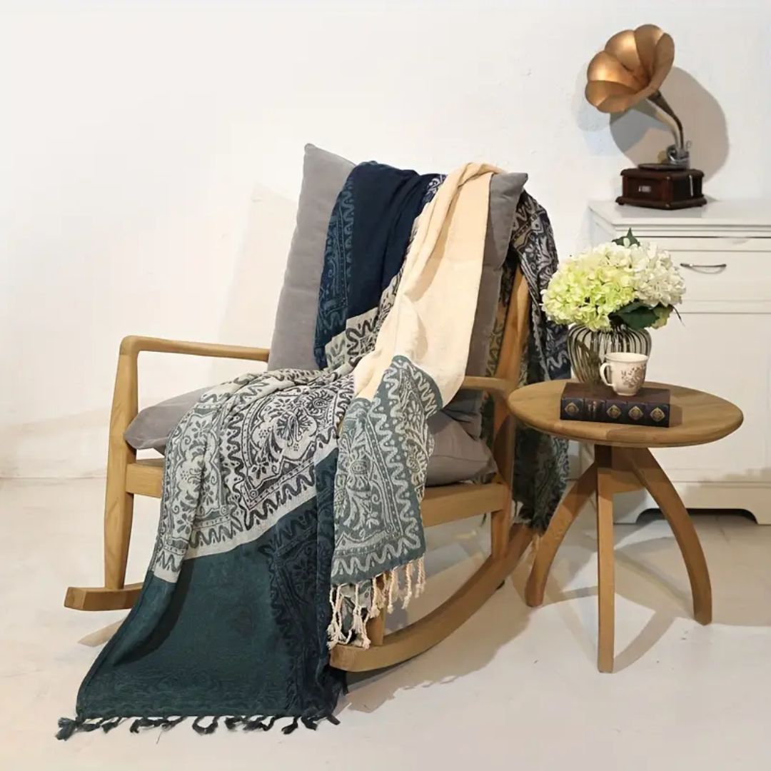 plaid-chauffant-boheme-sur-chaise-pastelharmony_a67a2571-b3c5-4ffb-ad32-8c65402d6150