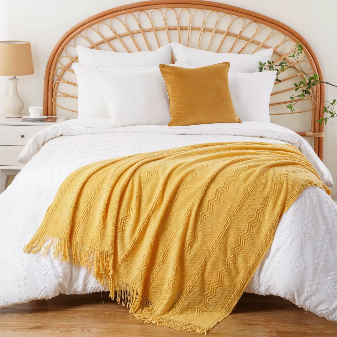 plaid-chauffant-jaune-chambre