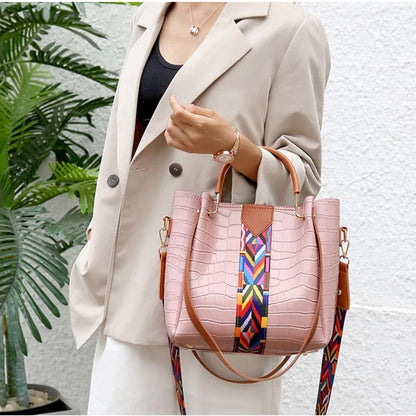 sac-a-bandouliere-croco-caroussel-rose1