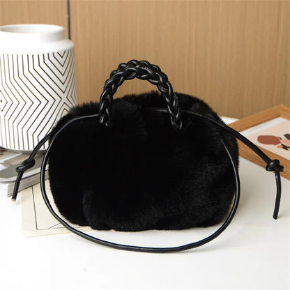 sac-a-bandouliere-femme-peluche-noir