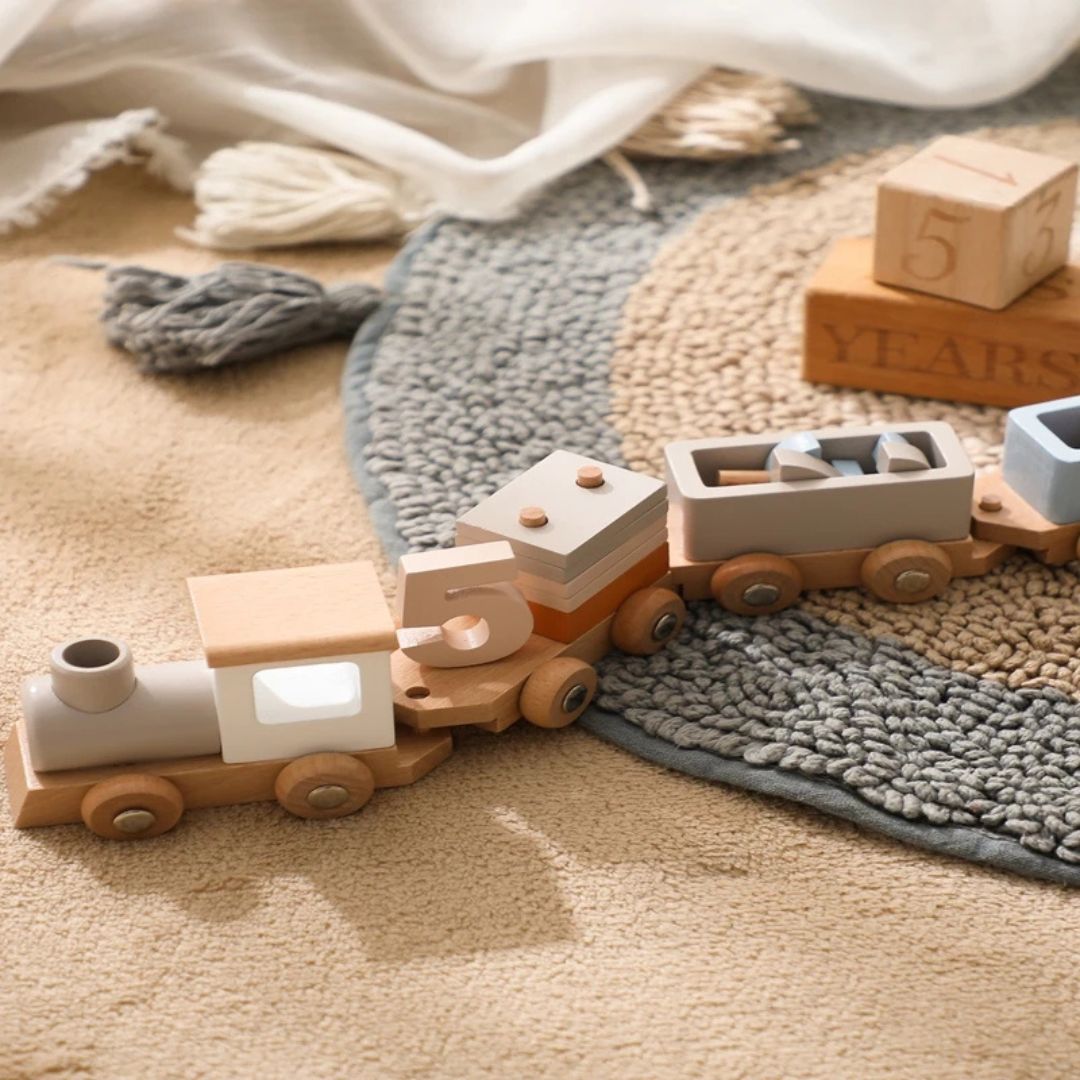 train-en-bois-caroussel-sur-tapis
