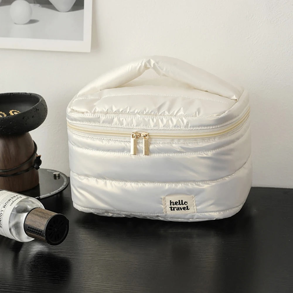 trousse-de-maquillage-blanche