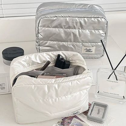 trousse-de-maquillage-mini-blanche-grise