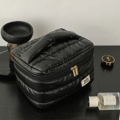 trousse-de-maquillage-noire-design
