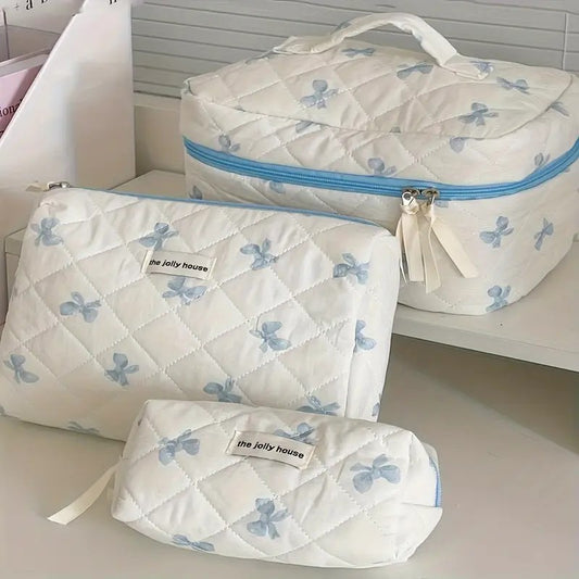 trousse-de-toilette-femme-bleu-ensemble