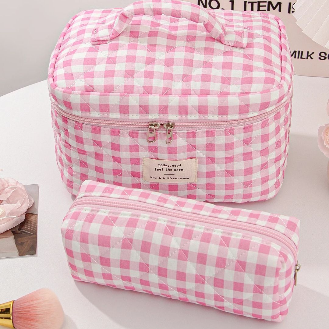 trousse-de-toilette-femme-carreaux-roses-pratique