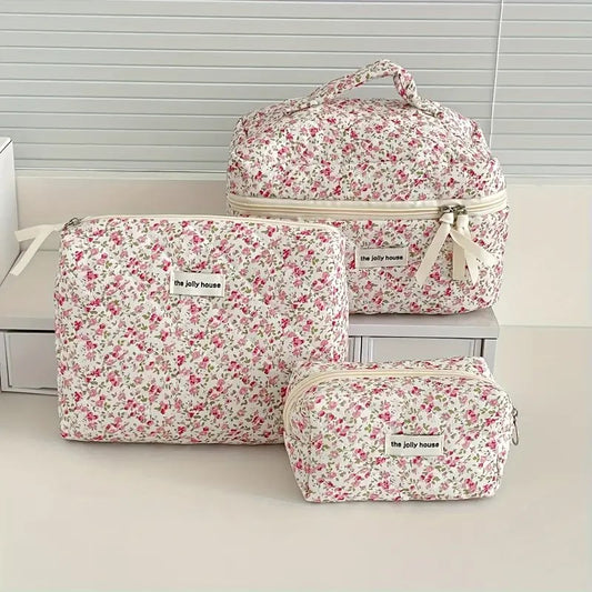 trousse-de-toilette-femme-fleurs-roses-peche-ensemble