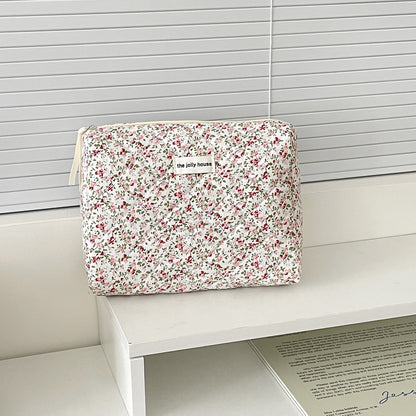 trousse-de-toilette-femme-fleurs-rouges-vertes-medium