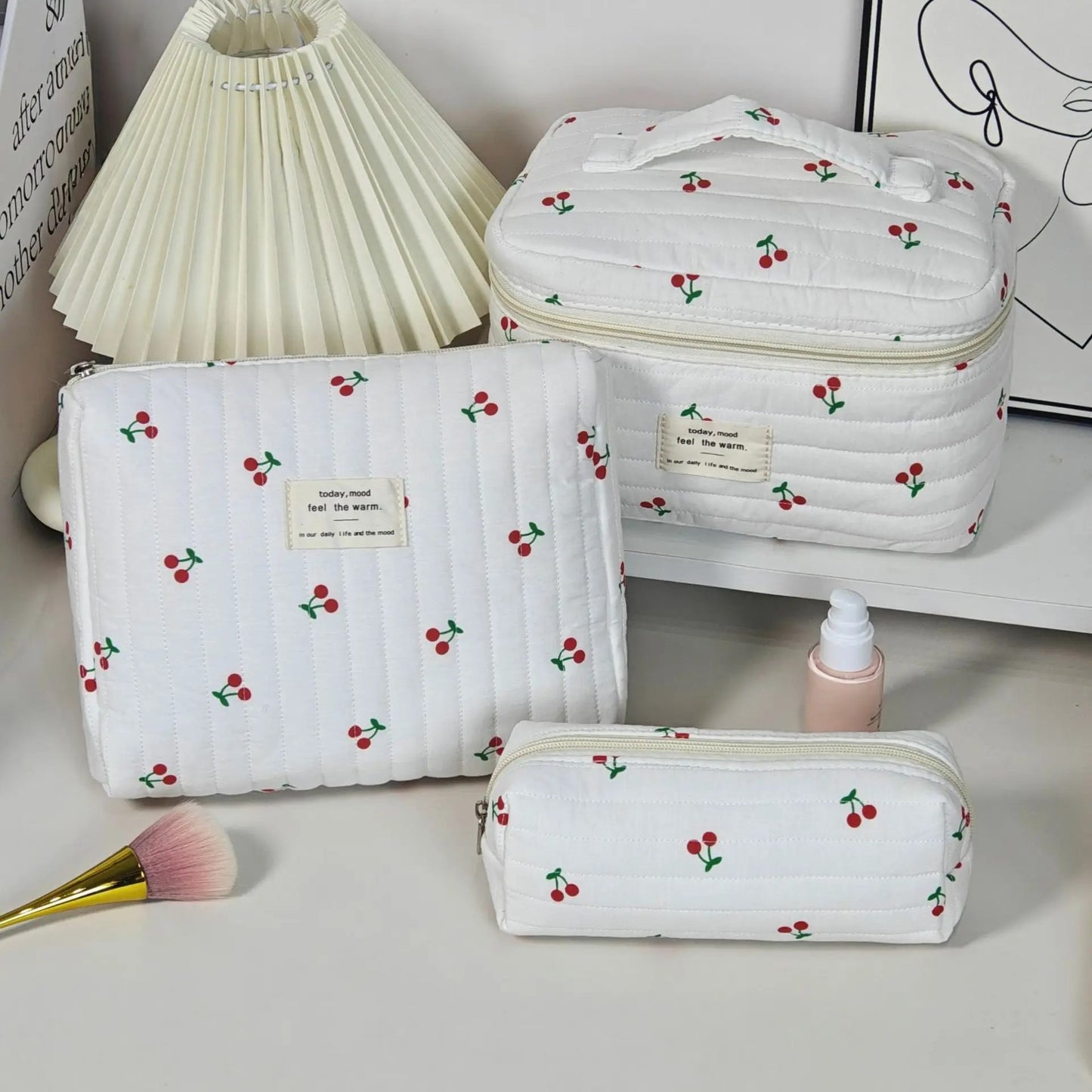 trousse-de-toilette-femme-grosses-cerises-ensemble