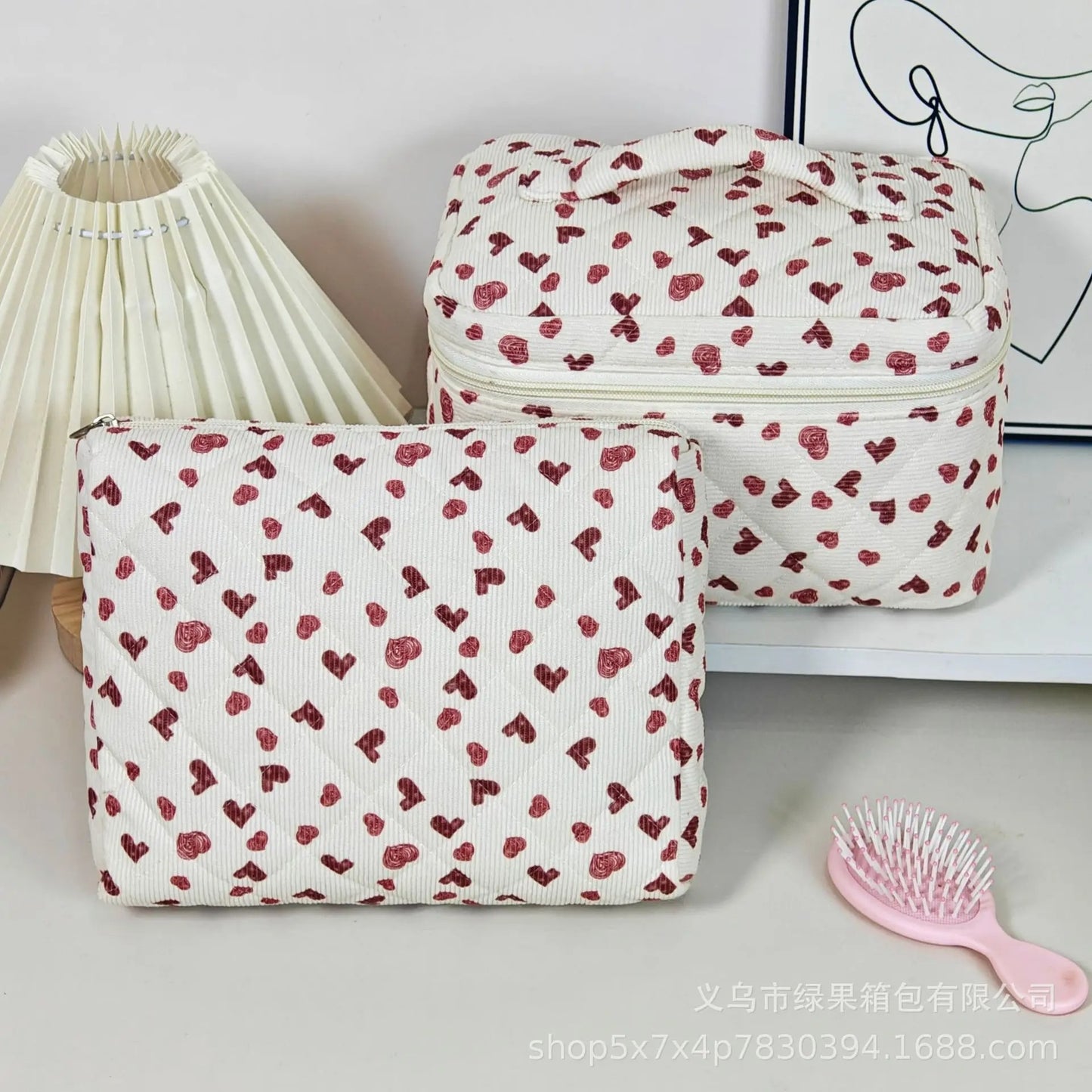 trousse-de-toilette-femme-rouges-coeurs-duo