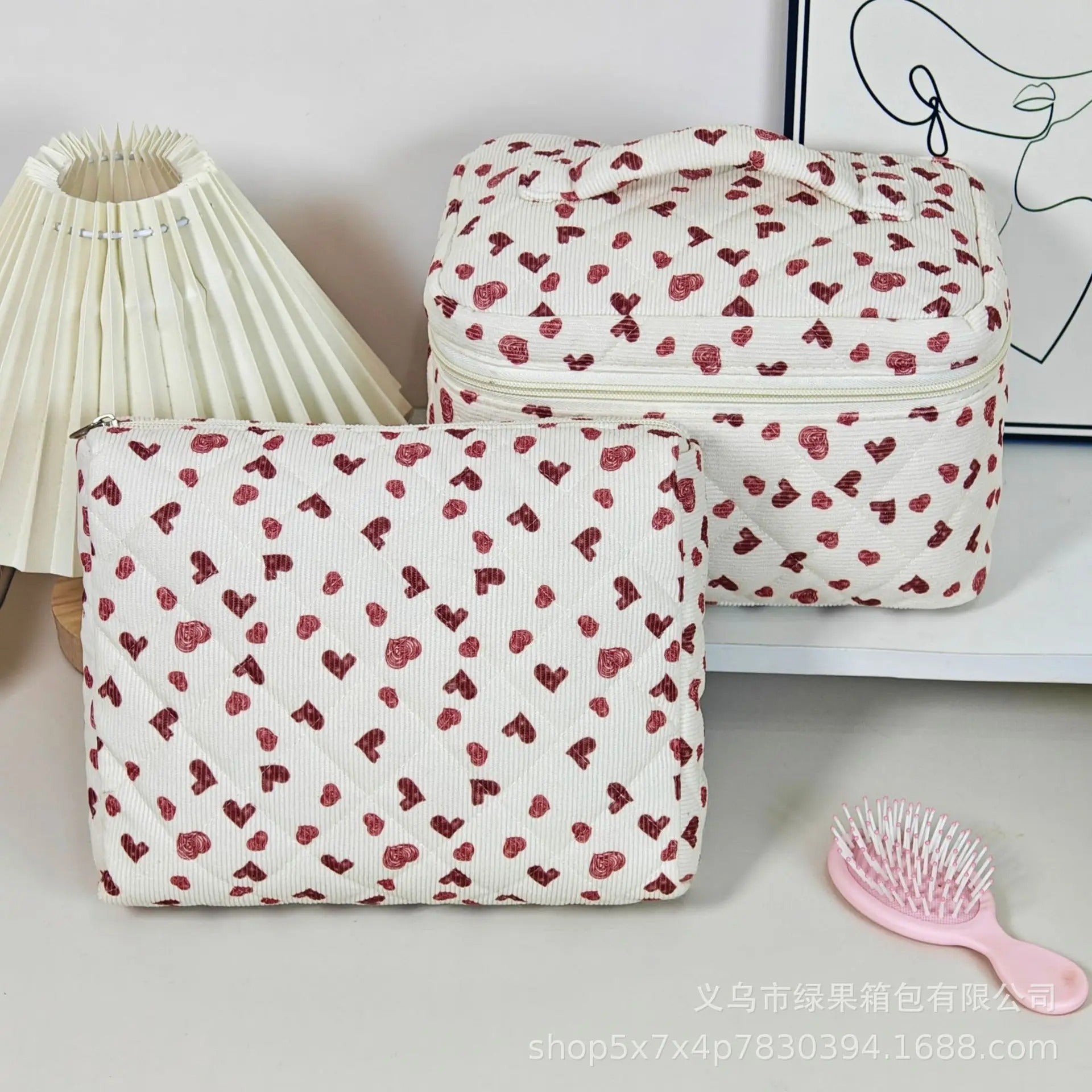 trousse-de-toilette-femme-rouges-coeurs-duo