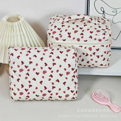 trousse-de-toilette-femme-rouges-coeurs-duo