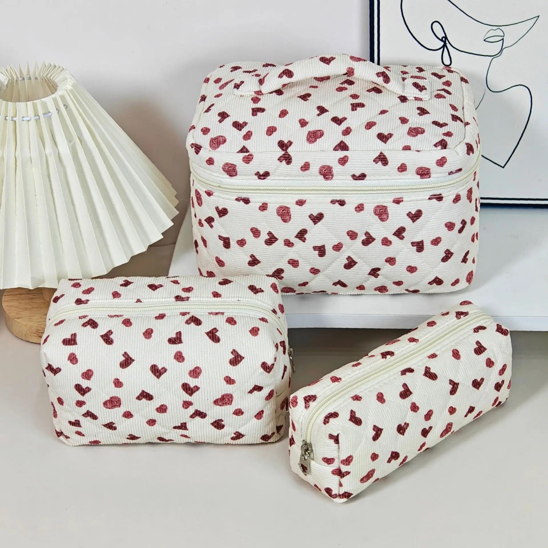 trousse-de-toilette-femme-rouges-coeurs-lot