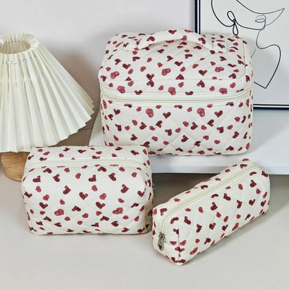 trousse-de-toilette-femme-rouges-coeurs-lot
