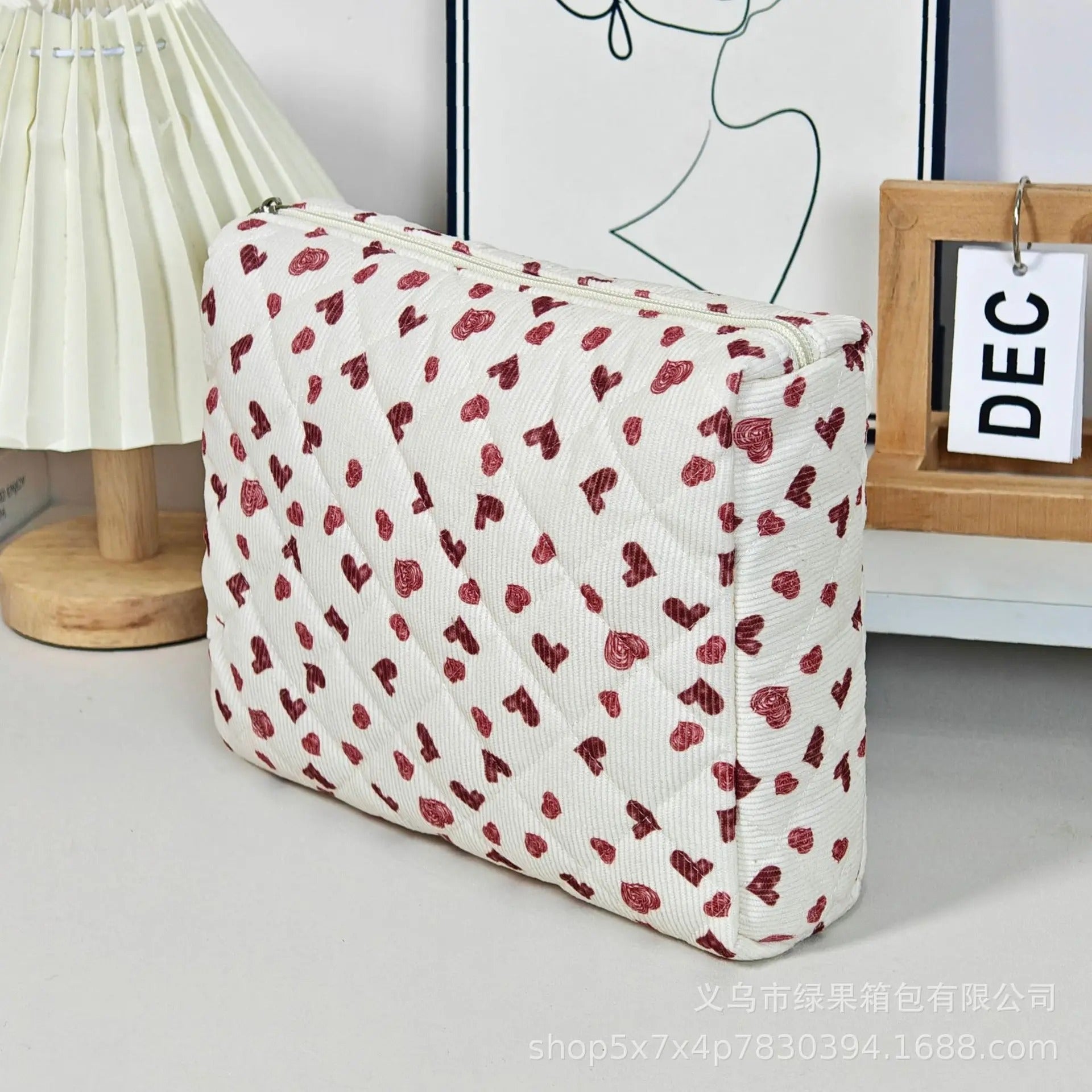 trousse-de-toilette-femme-rouges-coeurs-moyen