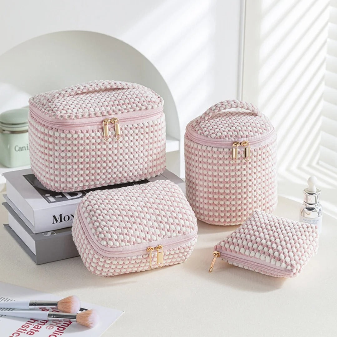 trousse-de-toilette-femme-treillis-rose