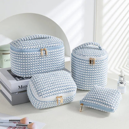 trousse-de-toilette-femme-treillis bleu