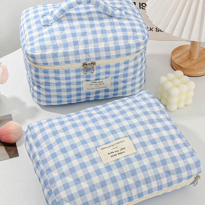 trousse-de-toilette-femme-voyages-carreaux-bleus
