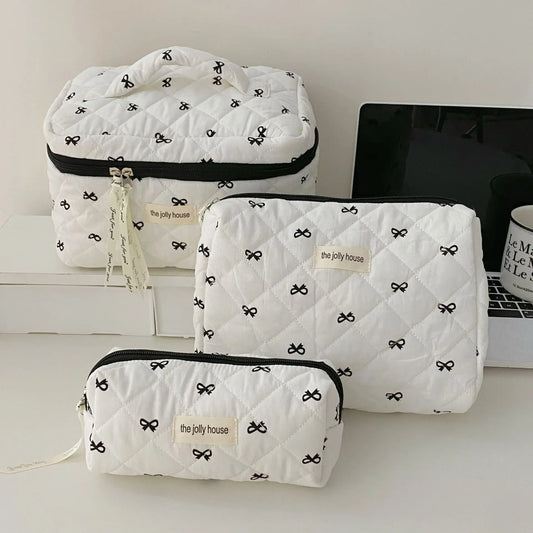 trousse-de-toilette-femmes-lot_11ec5d21-be12-4fbb-af07-12dbb2bdfb72