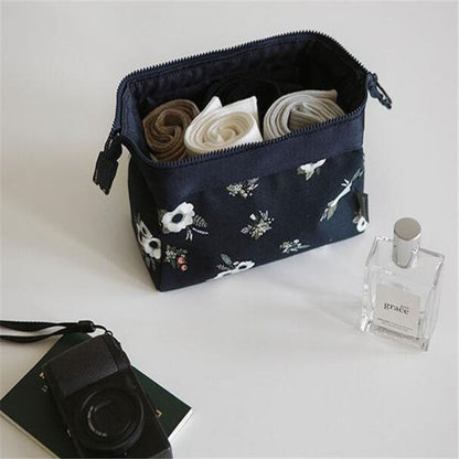 trousse-de-toilette-fleurs-blanches