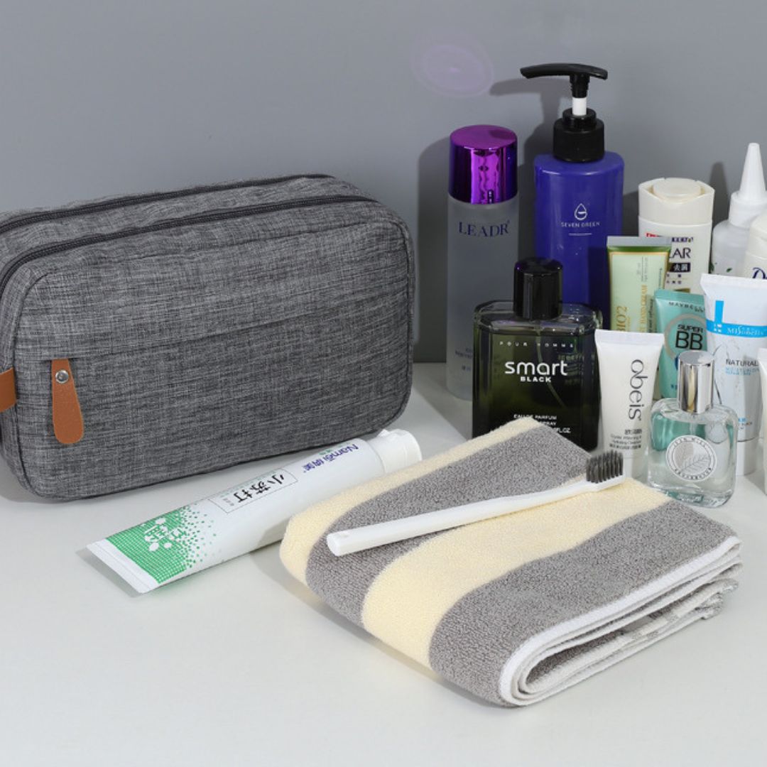 trousse-de-toilette-homme-gris-salle-de-bain